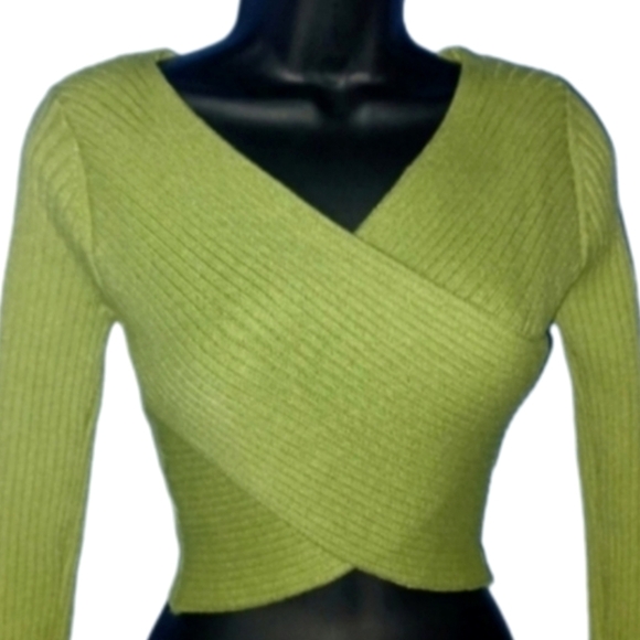 🎁 Sweet Rain Green Cropped Sweater - Picture 1 of 3